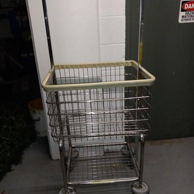 LOT 79N METAL WIRE CARTS