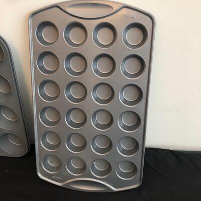 Baking Pans including Pampered Chef, Cooks & Wilton, Sheets & Bowl (PR-KM)