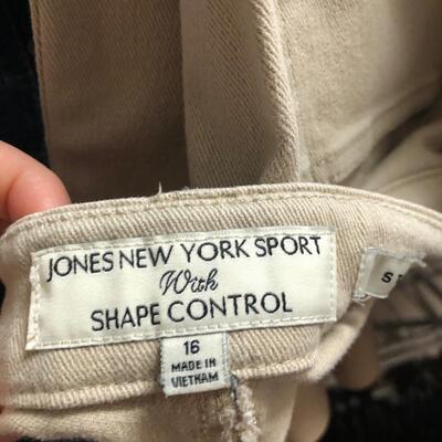 Women Size 16 Dress Pants, Jeans & More Includes New With Tags (MBB-JF)