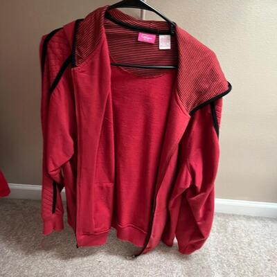 16 Colorful Women's Casual XL & 1X Lightweight Zippered Tops (MBB-JF)