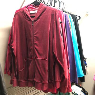 16 Colorful Women's Casual XL & 1X Lightweight Zippered Tops (MBB-JF)