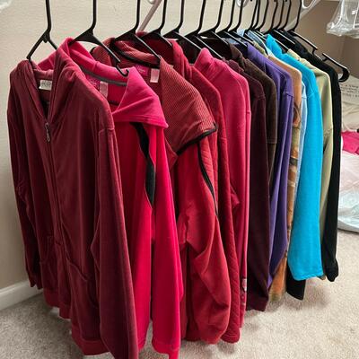 16 Colorful Women's Casual XL & 1X Lightweight Zippered Tops (MBB-JF)