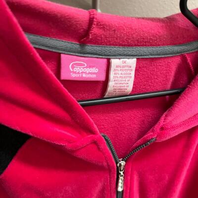 16 Colorful Women's Casual XL & 1X Lightweight Zippered Tops (MBB-JF)