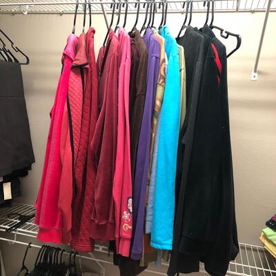 16 Colorful Women's Casual XL & 1X Lightweight Zippered Tops (MBB-JF)