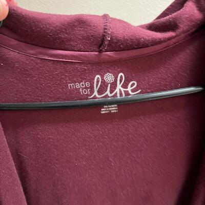 16 Colorful Women's Casual XL & 1X Lightweight Zippered Tops (MBB-JF)