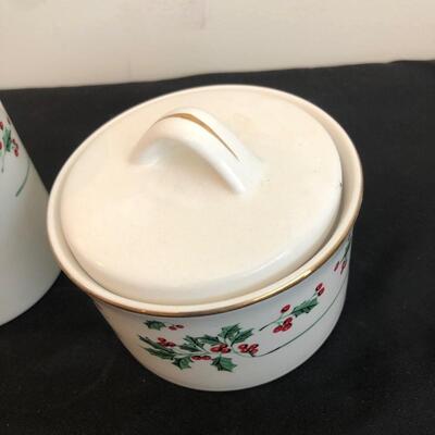 Gibson Christmas Dinnerware (PR-KM)