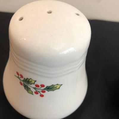 Gibson Christmas Dinnerware (PR-KM)