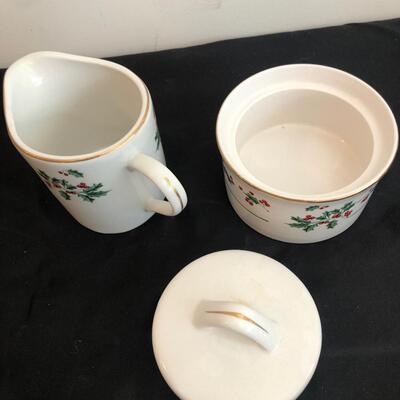 Gibson Christmas Dinnerware (PR-KM)