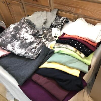 Anne Klein NWT, Joe Boxer & More Casual XL T-shirts & Sweatshirts, (MBB-JF)