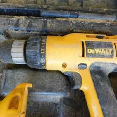DeWalt 14.4 Volt Battery Tool Set include Drill and Saw