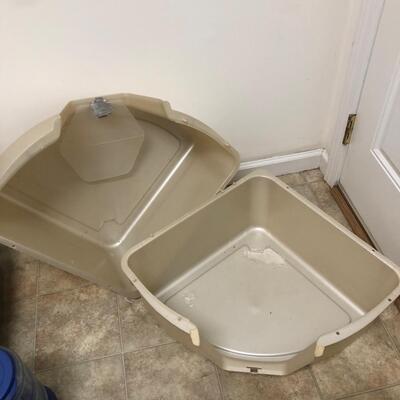 Pet Gear Stroller, Covered Litter Box, Cat Scratcher & More (PR-KM)