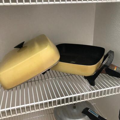 2 Mirro Pressure Cookers & West Bend Vintage Cook Skillet (PR-KM)