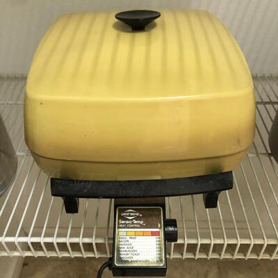 2 Mirro Pressure Cookers & West Bend Vintage Cook Skillet (PR-KM)