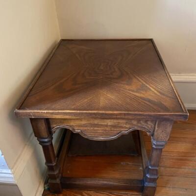 Provincial Stained Book Matched Patterned Top Wood Side / End Table - JB11174
