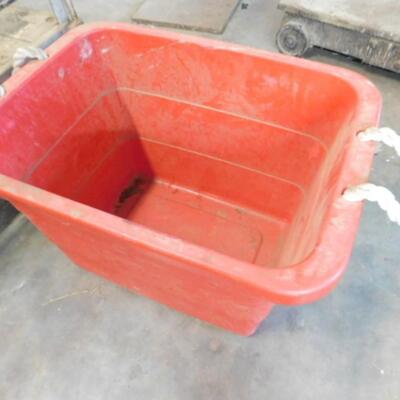 Nice Heavy-Duty Feed and Storage Bucket with Rope Handles