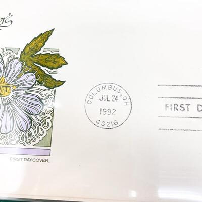 1992 â€œNATIVE WILDFLOWERS OF THE UNITED STATESâ€ FIRST DAY COVERS STAMP BOOK
