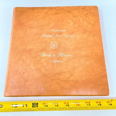 1982 â€œBIRDS & FLOWER SERIESâ€ FIRST DAY COVER STAMP BOOK