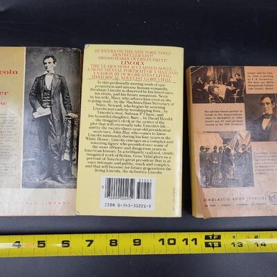 ABRAHAM LINCOLN PAPERBACK BOOK BUNDLE 3 PC