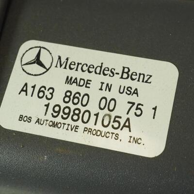 lot 168- Auto lot Mercedes Benz hatch cover, Tools