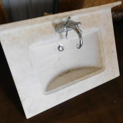 Large Single Basing Sink with Faucet