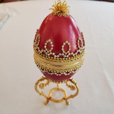 Red Pedestal Egg with small chess set