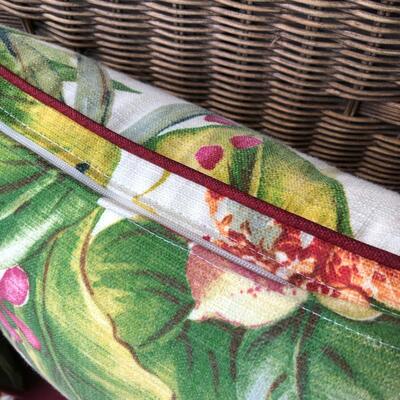 Brown Wicker Loveseat & Matching Wall Art (P-KM)