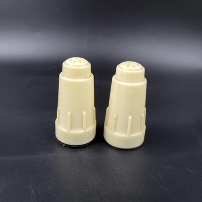 VINTAGE PLASTIC SALT & PEPPER SHAKERS
