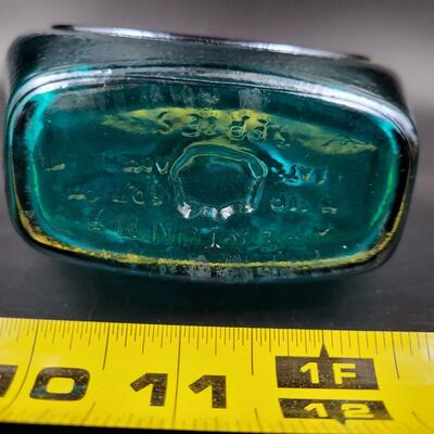 BEN FRANKLIN CARNIVAL GLASS COLLECTABLE BOTTLE