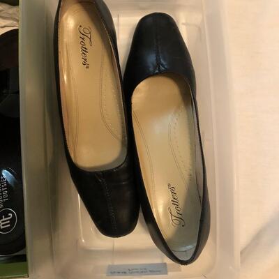 Womenâ€™s Black Leather Sandals & Dress Shoes Size 9 to 10 (MBB-JF)