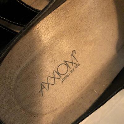 Womenâ€™s Black Leather Sandals & Dress Shoes Size 9 to 10 (MBB-JF)