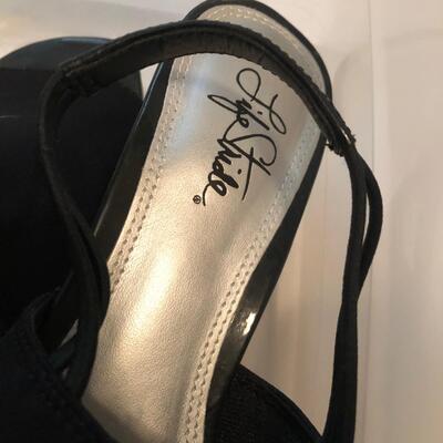 Womenâ€™s Black Leather Sandals & Dress Shoes Size 9 to 10 (MBB-JF)