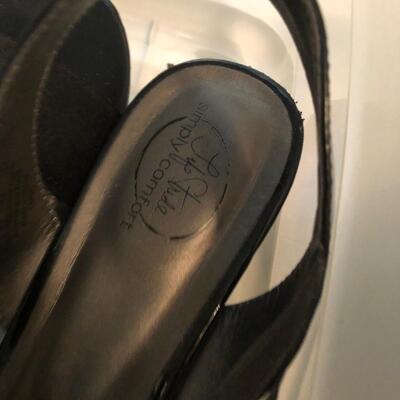 Womenâ€™s Black Leather Sandals & Dress Shoes Size 9 to 10 (MBB-JF)