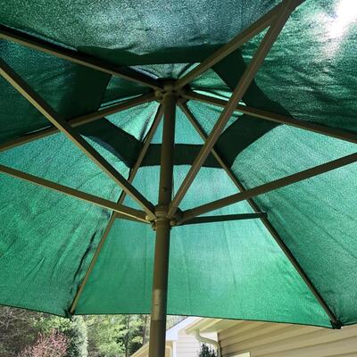 Hampton Bay Patio Set with Two Umbrellas (P-KM)