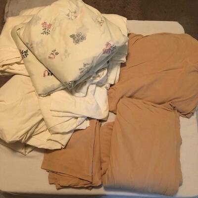 Queen & Full Sheet Set Assortment, Full Heated Mattress Pad & New Pillows (MB-JF)