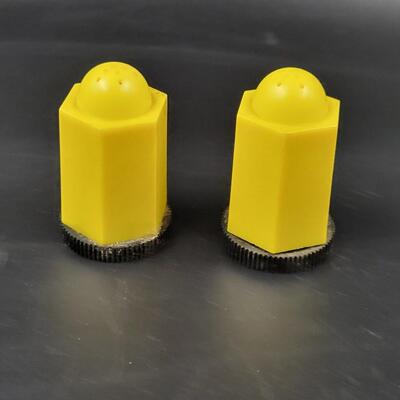 VINTAGE YELLOW PLASTIC SALT & PEPPER SHAKERS