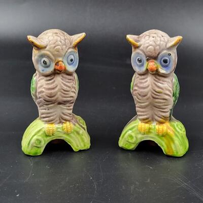VINTAGE OWL SALT & PEPPER SHAKERS