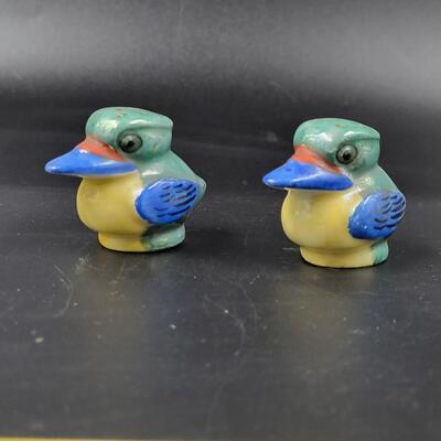 VINTAGE LITTLE BIRDS SALT & PEPPER SHAKERS