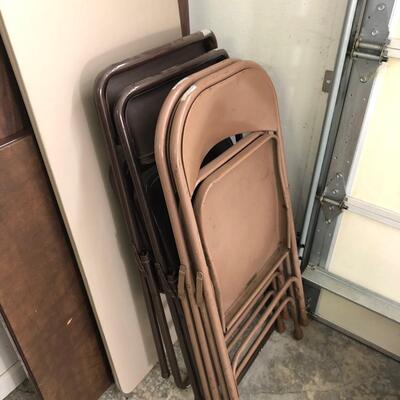 3 Folding Tables & 4 Metal Folding Chairs (G-JF)