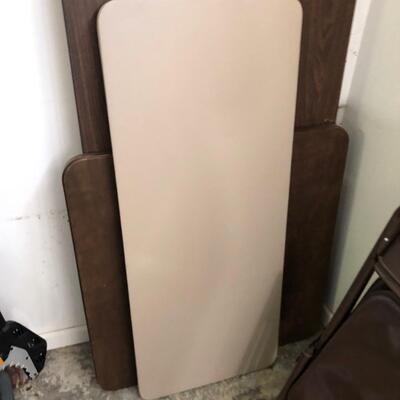 3 Folding Tables & 4 Metal Folding Chairs (G-JF)