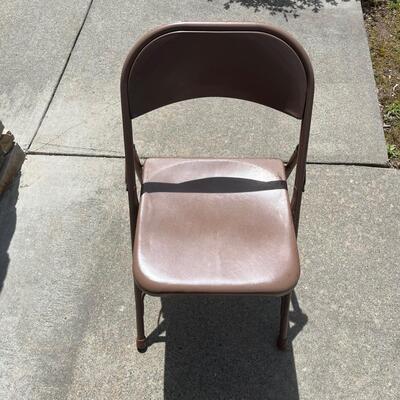 3 Folding Tables & 4 Metal Folding Chairs (G-JF)