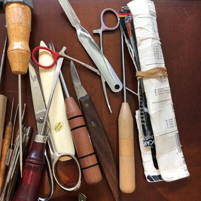 Large Assortment of Basket Making Supplies with Binder of Basket Instructions (G-JF)