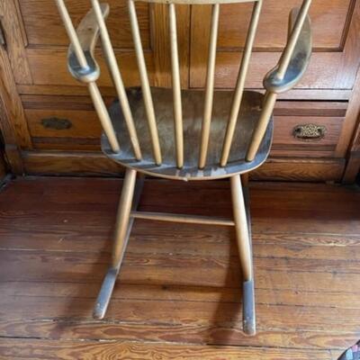 Antique Wooden Rocking Chair - jb11282