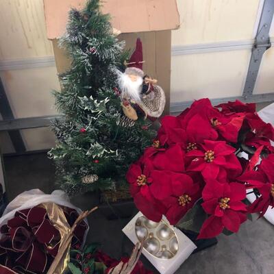 Full Christmas Holiday Trees, Santas, Ornaments, Wreathes, & DÃ©cor (G-JF)