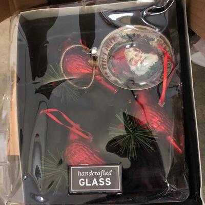 Full Christmas Holiday Trees, Santas, Ornaments, Wreathes, & DÃ©cor (G-JF)