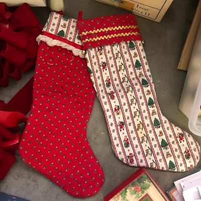 Full Christmas Holiday Trees, Santas, Ornaments, Wreathes, & DÃ©cor (G-JF)