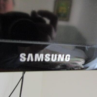 Samsung TV- Approx 32