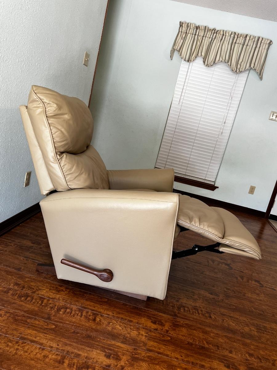 LAZY BOY Rowan Rocking Recliner Like New
