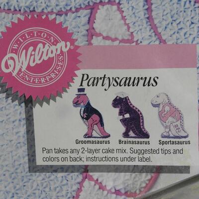 Wilton Partysaurus Cake Pan with Paper, Vintage 1987