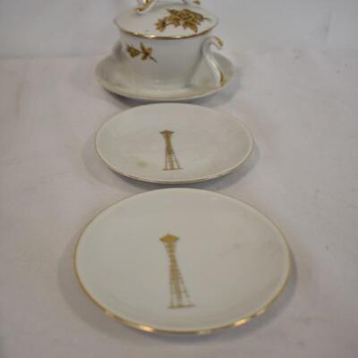 10 pc Glass Decor: Anniversary Dish, 2 Roses, Vase, Sugar Bowl, Gold Tone Trim