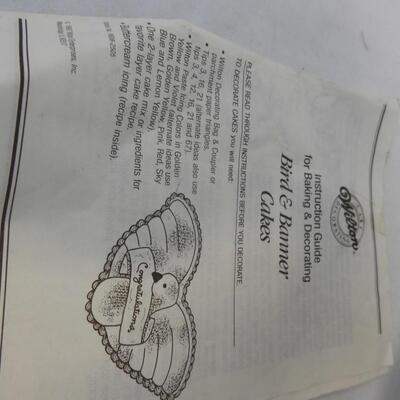 Wilton 1987 Vintage  Bird & Banner Cake Pan W/Paper & Instructions